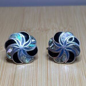 Alpaca Sterling Vintage screw-back earrings with abalone and onyx inlay spirals